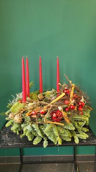 Adventskrans nr 1 : Rood natuurlijk & tafelkaarsen