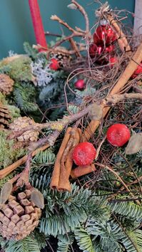 Adventskrans nr 1 : Rood natuurlijk & tafelkaarsen