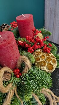 Adventskrans nr 6: wit/beige cups & engelen